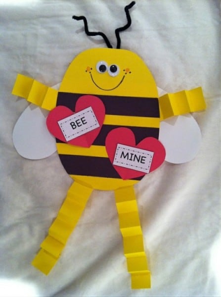 easy Valentine's Day cards for kids, DagmarBleasdale.com, Bee Mine bee