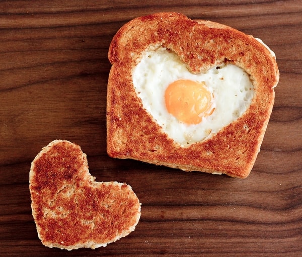 Valentine's Day DIY Decorating, Food & Gift Ideas, DagmarBleasdale.com, heart-shaped egg in toast