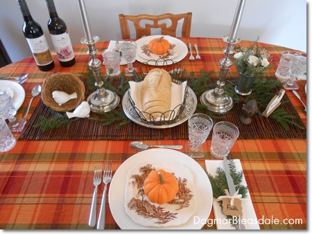 Easy DIY vintage Thanksgiving table setting idea