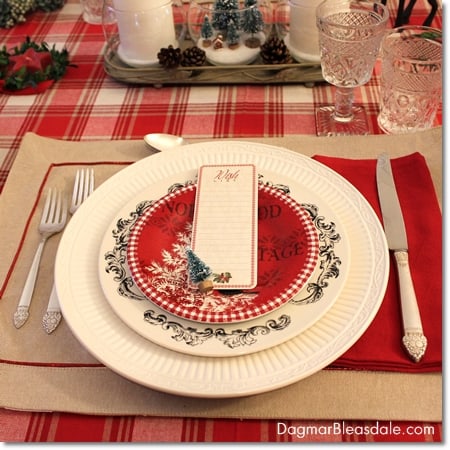 Easy Christmas Table Setting at the Blue Cottage