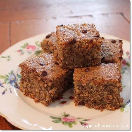 healthy almond cake with chia seeds