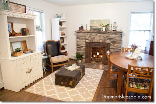 Blue Cottage Decor: Our Living Room