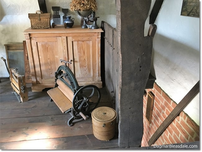 vintage tiny house, old clothes dryer machine