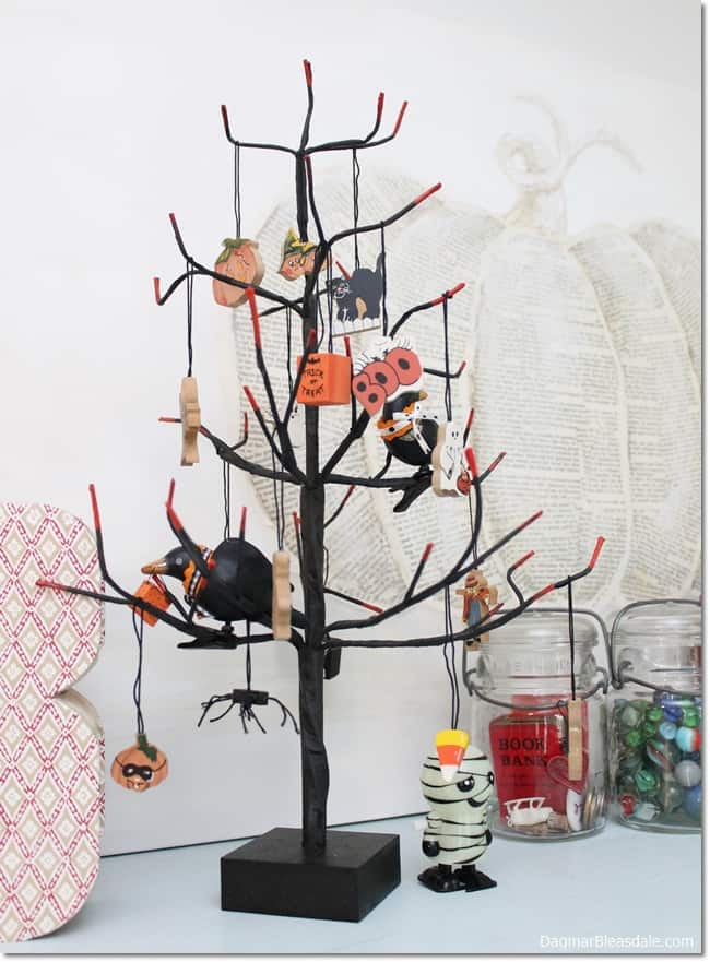 Halloween tree with cat and pumpkins and crow decor