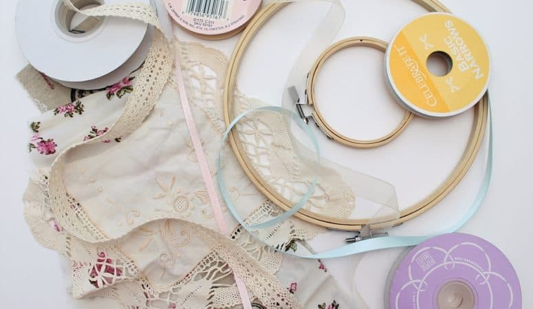 DIY Dreamcatcher With Ribbons and Upcycled Doily