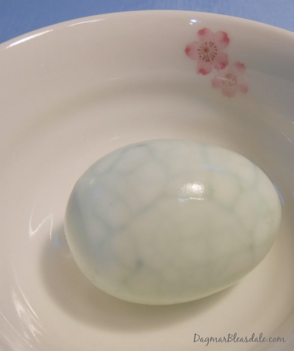 coloring Easter eggs naturally with vegetables, alien egg with natural food colors