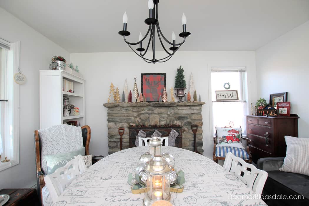 white living room with cottage Christmas decor