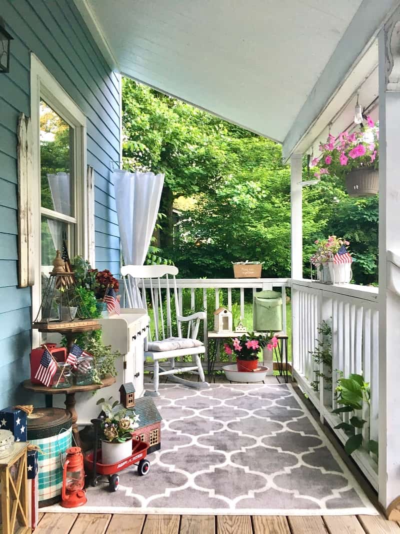 cottage porch decor with farmhouse decor